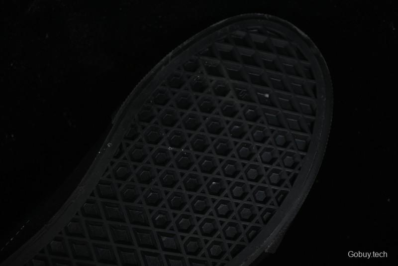 Vans Classics Knu Skool Retro Sneakers with Enlarged Toe and Thickened Trim - VN000CSQW3ZT188